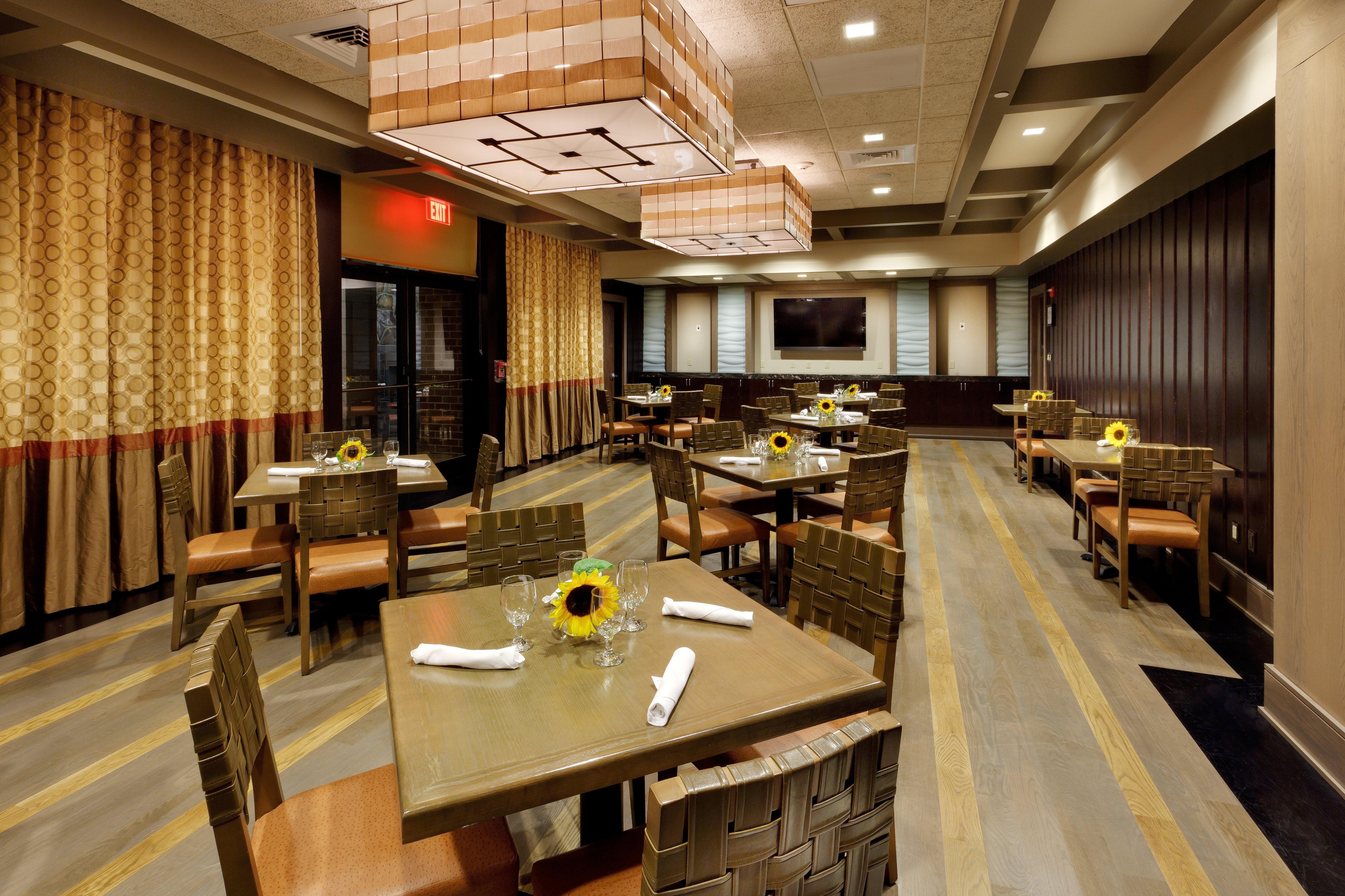 Hotel Indigo East End By Ihg Riverhead Restoran gambar